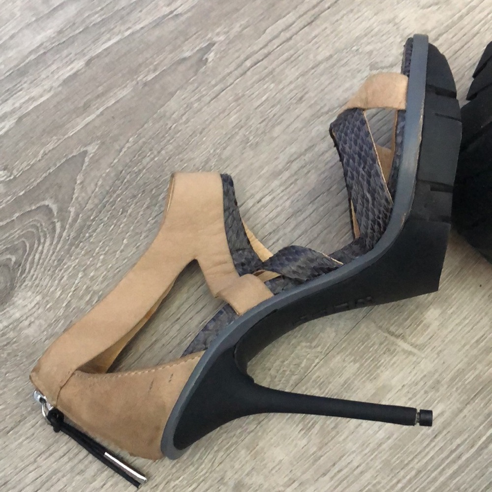 Lamb Two Toned Patterned Heels. - image 5